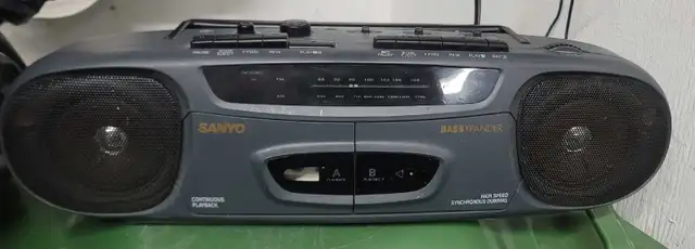 Sanyo Stereo Radio Cassette Recorder in Stereo Systems & Home Theatre in Mississauga / Peel Region - Image 2