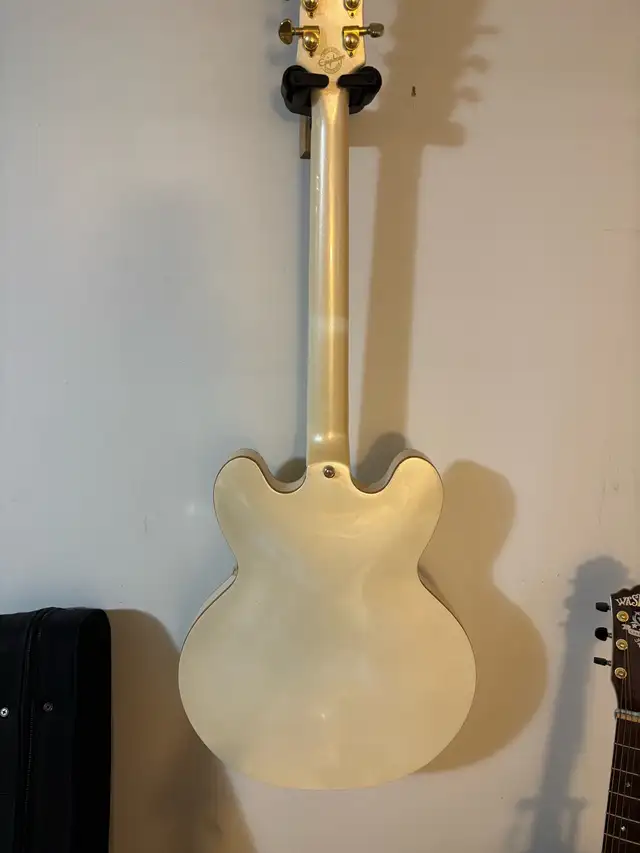 Epiphone ES-335 in Guitars in City of Toronto - Image 6