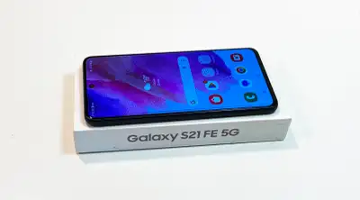Samsung Galaxy S21 FE 5G in pristine condition. The phone is unlocked and ready to connect to any ca...