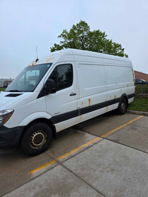 2014 Mercedes-Benz Sprinter Van 2500 series long wheel base 