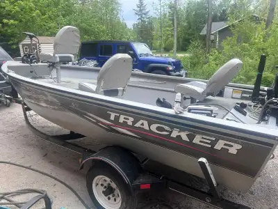 2009 Tracker Pro Guide v15 fishing boat with trailer and 2010 Mercury four stroke 30 Hp. Trolling mo...