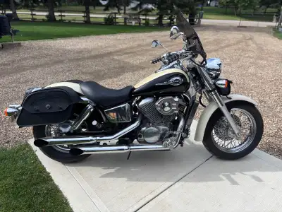 2001 Honda 750 Shadow Ace for sale. Lady driven and stored in heated garage. Runs and drives very we...