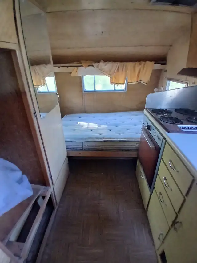 1968 SHASTA FLYER RV Trailer in Travel Trailers & Campers in Kamloops - Image 8