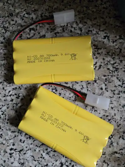 Size:L3.93*W2.24*H0.59 inch (L100*W57*H15mm);Weight:150 gram Volt: 9.67V 700Mah Plug:Standard Tamiya...