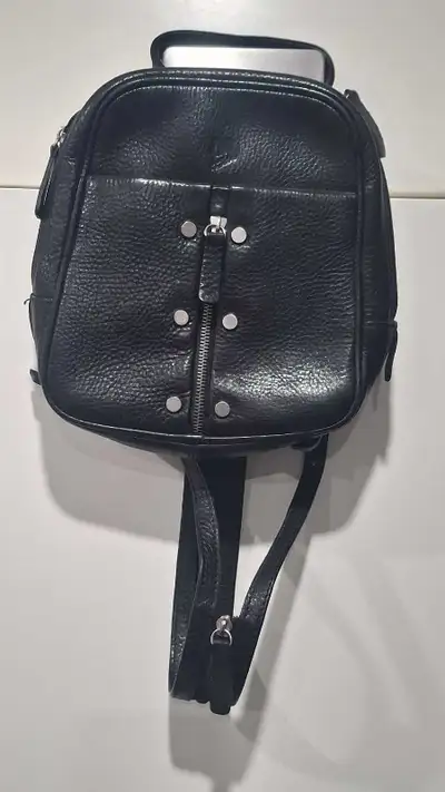 Ladies Black Handbag Like New, View more