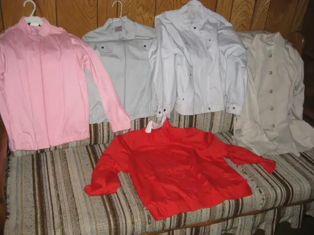VÊTEMENTS D'ÉTÉ POUR FEMMES ET AUTRES in Multi-item in Laval / North Shore - Image 4