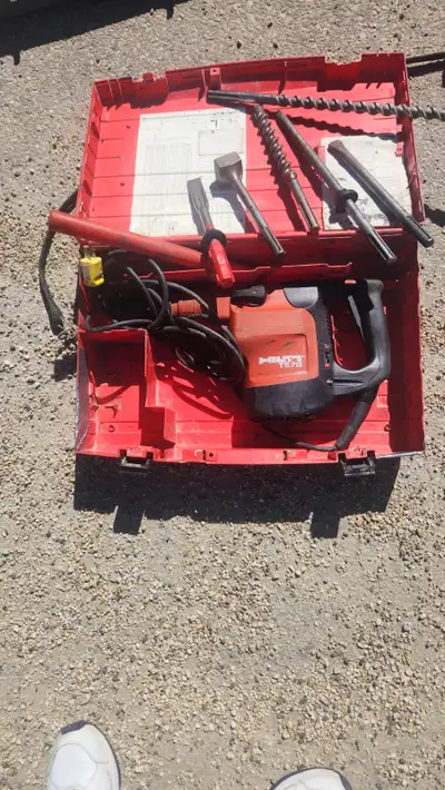 Hilti te 60sds plus 115volt hammer drill '400 $in bits 975$, View more