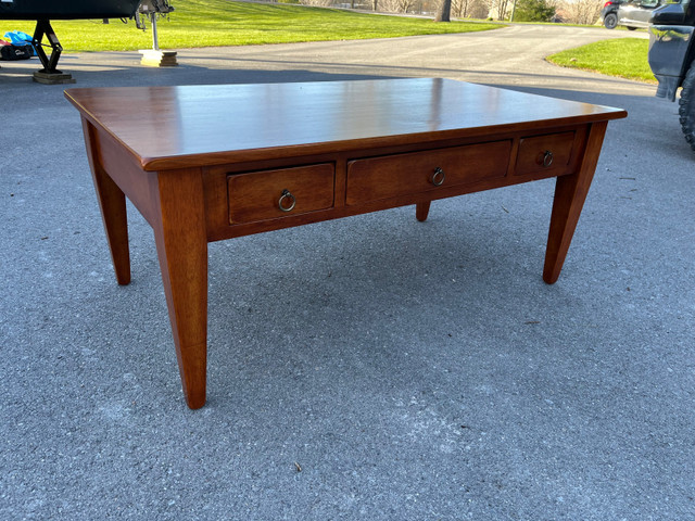 Sklar Peppler coffee table with 3 drawers  in Coffee Tables in Napanee