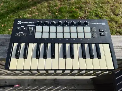 Novation Launchkey Mini MKII, View more