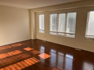 For Rent – Bright & Spacious 3-Bedroom Townhouse near Gateway Terminal and Sheridan College in Bramp...