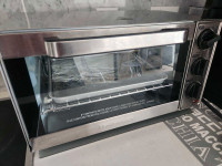 Like-new Hamilton Beach toaster oven