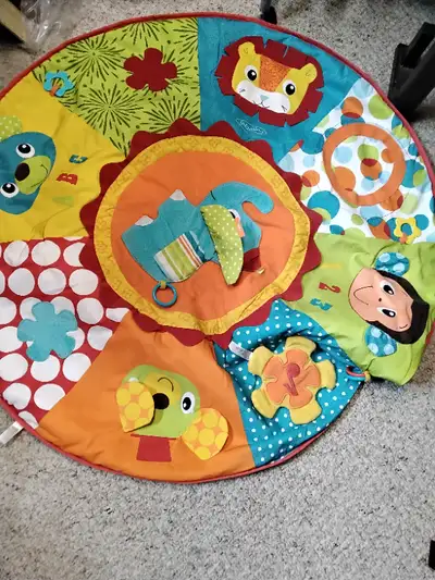 Crinkly play mat $30 or best offer Smoke and pet free home