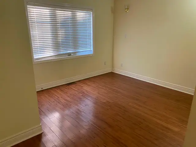 ROOM FOR RENT - $800 - Albion / Islington - FEMALE ONLY - May 1