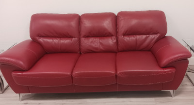 Leather Couch Excellent Condition!! Must Go.. $450