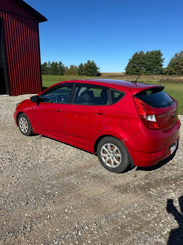 2012 Hyundai Accent 596423486231685122