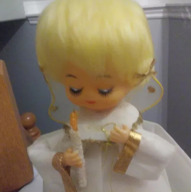 VINTAGE JAPAN CHRISTMAS MUSICAL ROTATING ANGEL in Arts & Collectibles in Belleville