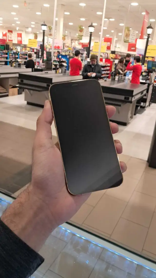 IPhone 12 Pro / 128GB /100% (With Warranty) in Cell Phones in Vancouver - Image 3