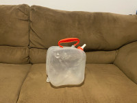Collapsible 4L water jug