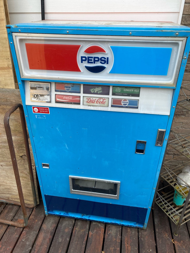 Pepsi Classic Vending Machine in Other in Markham / York Region