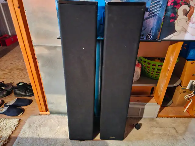 Mirage Tower and Centre Speakers in Speakers in Calgary - Image 2