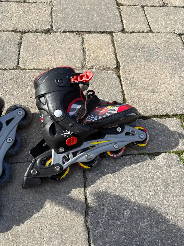 adjustable Inline skates in Skates & Blades in Markham / York Region - Image 2