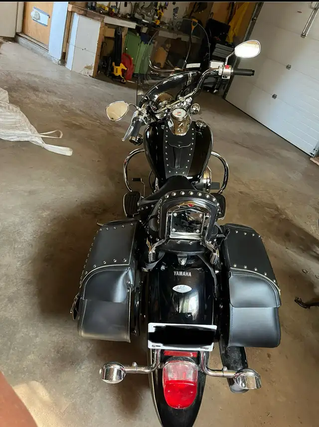 2013 Yamaha V Star 650 Silverado super Low km’s! in Street, Cruisers & Choppers in Red Deer - Image 6