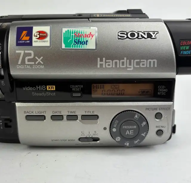 Sony Handycam CCD-TR940 in Cameras & Camcorders in Winnipeg - Image 8