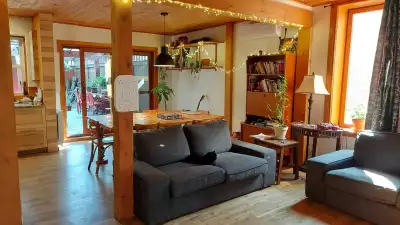 Magnifique appartement avec cachet au coeur de Montréal (Plateau Mont-Royal). Il se trouve à 5 min d...