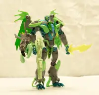 Transformers Prime Beast Hunters Grimwing. Comes with Renderform