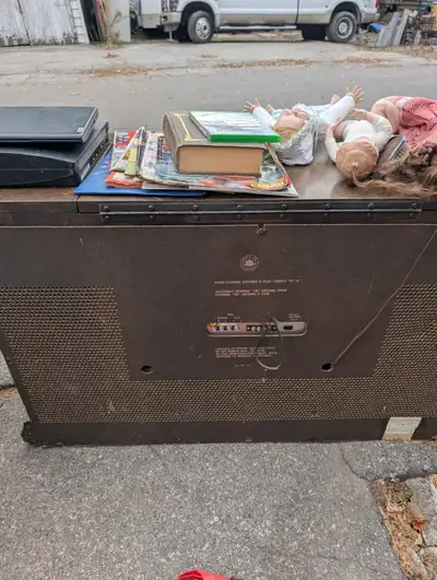 Vintage record player I can deliver for additional fee 4377077915