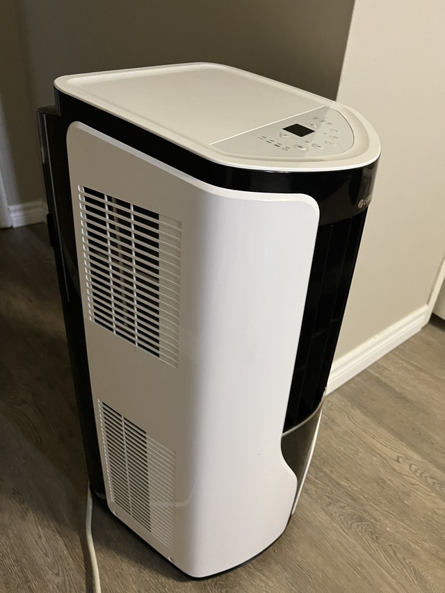 Gree air conditioner Heaters, Humidifiers & Dehumidifiers London Kijiji