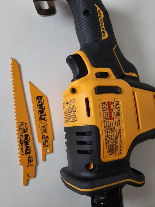 DEWALT 20V MAX ATOMIC Reciprocating Saw DCS369 (Tool Only) in Power Tools in City of Toronto - Image 3