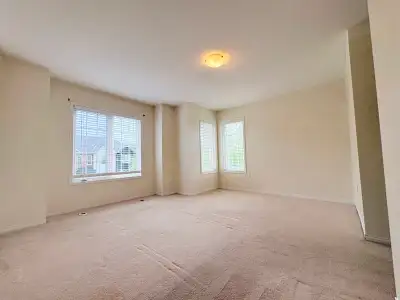 Spacious and Bright End-Unit Townhouse for Rent! Approximately 1,300 sq. ft. with 3 bedrooms and 2 b...