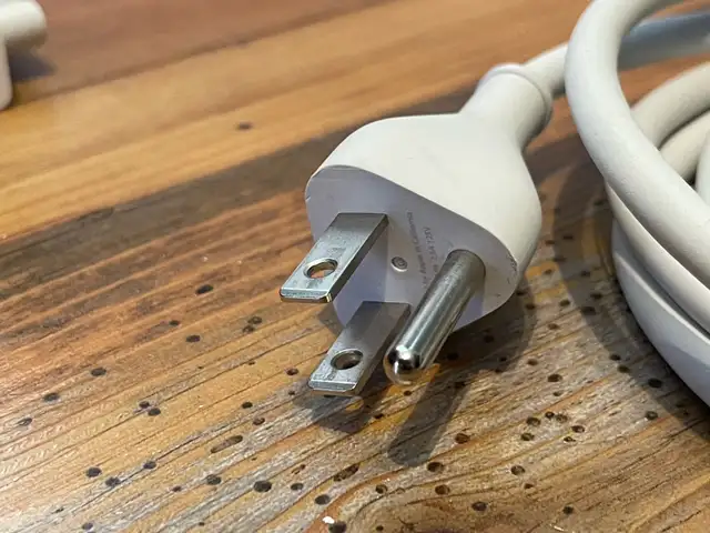 Apple 85W MagSafe AC Extender Cable MC556LL/B464153080151429123