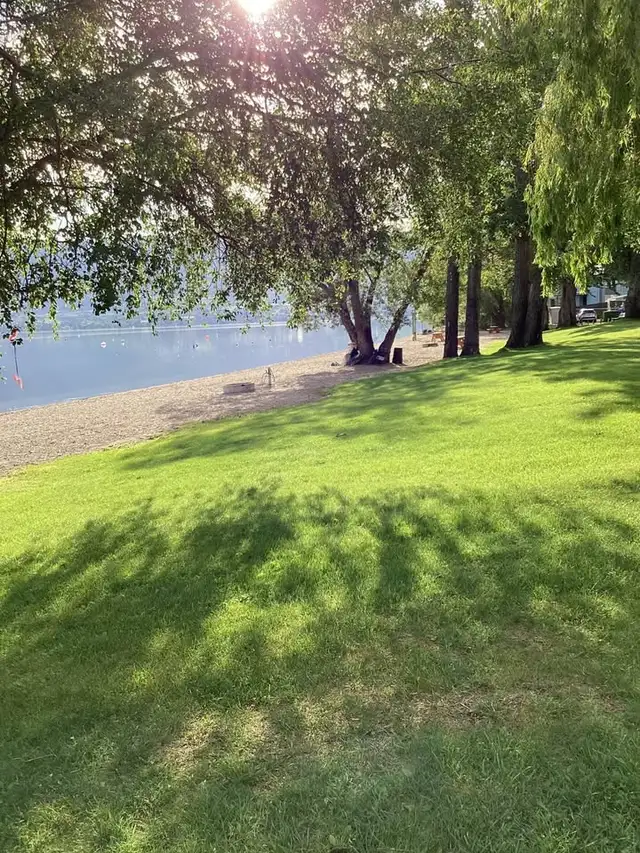 Newly updated 37 ft. RV for sale on rental pad in RVs & Motorhomes in Penticton - Image 11