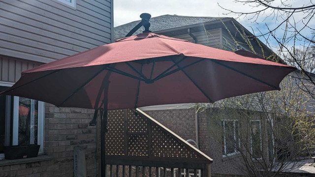 Outdoor umbrella  in Patio & Garden Furniture in Kitchener / Waterloo