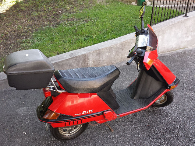 Vintage VESPA Style 1985 HONDA Elite CH 80 Scooter For Sale/Rent in Scooters & Pocket Bikes in Mississauga / Peel Region - Image 3
