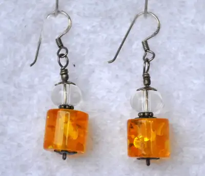 AMBER SILVER EARRINGS - Beautiful luminescent cylindrical amber and rock crystal bead earrings - Sta...