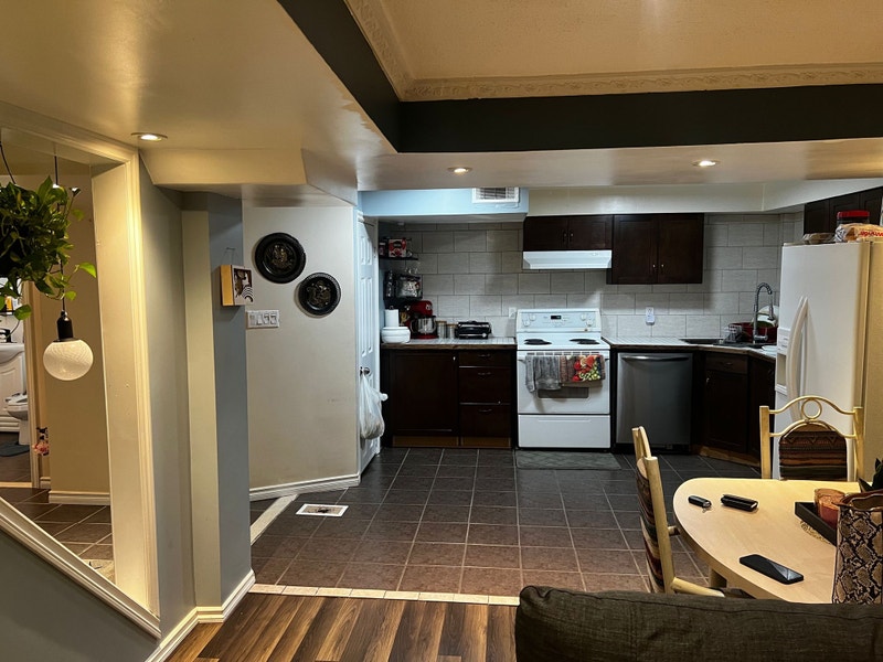 Basement unit available Brampton for 1500 plus 35 utilities. Long