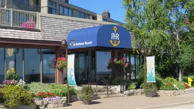 1 Week Waterfront Timeshare Thornbury - Royal Harbour Resort Located in Thornbury - The Blue Mountai...