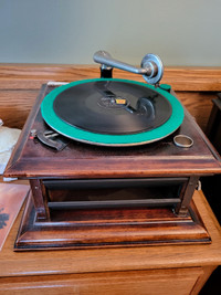 Columbia   Gramophone    Table  unit.