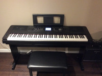 Grand Yamaha DGX 650  Piano keyboards