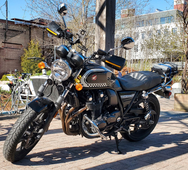 Rare Modern Classic: 2016 Honda CB1100 ABS Special Edition in Street, Cruisers & Choppers in City of Toronto