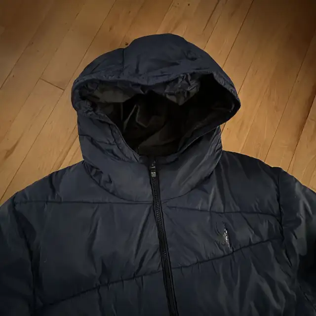 Spider Hooded Puff Jacket Men’s Large in Men's in Calgary - Image 6