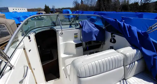 Bateau à moteur Maxum 2400 SE avec remoque EZ load in Powerboats & Motorboats in Shawinigan - Image 8