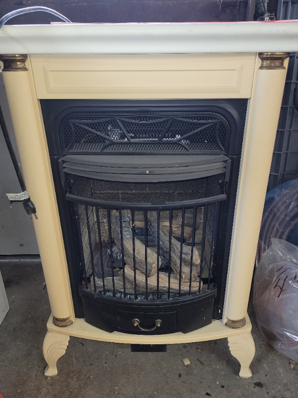 Propane Free Standing, no vent Fire Place in Other in St. Catharines