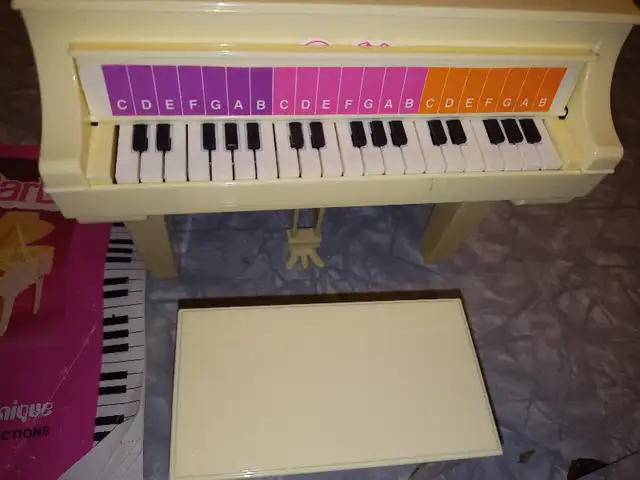 Vintage Barbie electric piano - 1980s in Toys & Games in Dartmouth - Image 3
