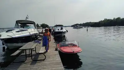 1976 Sun Ray runabout for sale. Comes with a 1990 two stroke 40hp evinrude vro, trailer, new deep cy...