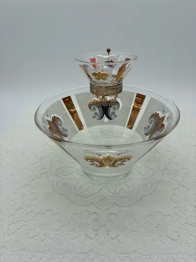 Vintage Anchor Hocking Fleur de Lis chip and dip set, View more