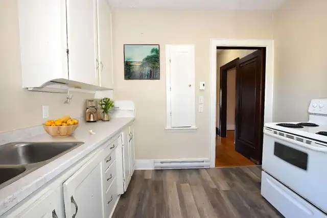 Central 3 Bdrm with Tons of Character! in Long Term Rentals in Peterborough - Image 8